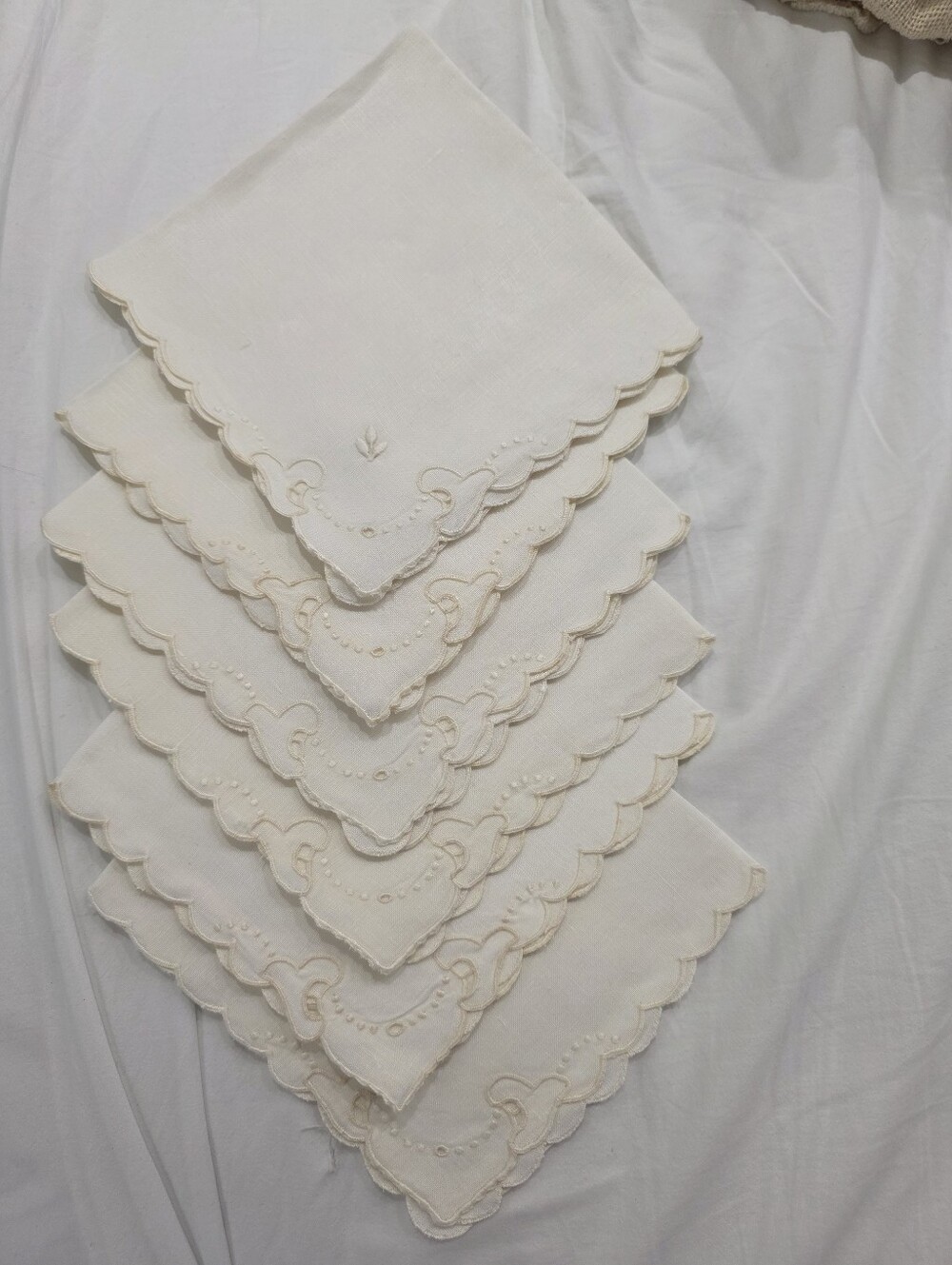 6 Embroidered Floral Napkin Handkerchief Off White Like New